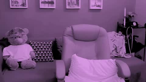 The Queen online show from 04/24/26, 07:55