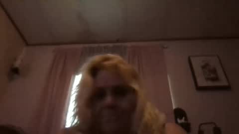 Snapshot of chaosangel33 chatting on 01/08/25, 03:39 Ms. Behaving online show from 01/08/25, 03:39