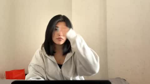 Lola online show from 11/30/25, 07:56