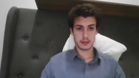 Snapshot of charismaticcharm chatting on 01/06/25, 11:40 charismaticcharm online show from 01/06/25, 11:40