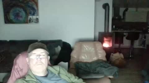 Snapshot of charles6064 chatting on 12/30/24, 04:40 charles6064 online show from 12/30/24, 04:40