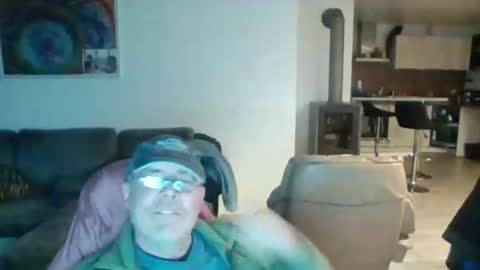 Snapshot of charles6064 chatting on 01/02/25, 03:40 charles6064 online show from 01/02/25, 03:40