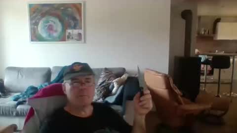 Snapshot of charles6064 chatting on 11/06/25, 11:11 charles6064 online show from 11/06/25, 11:11