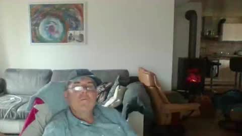 Snapshot of charles6064 chatting on 11/21/25, 11:53 charles6064 online show from 11/21/25, 11:53