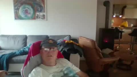 Snapshot of charles6064 chatting on 01/19/26, 09:35 charles6064 online show from 01/19/26, 09:35