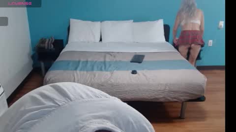 Snapshot of charleyandsmokie chatting on 11/22/25, 12:42 charleyandsmokie online show from 11/22/25, 12:42