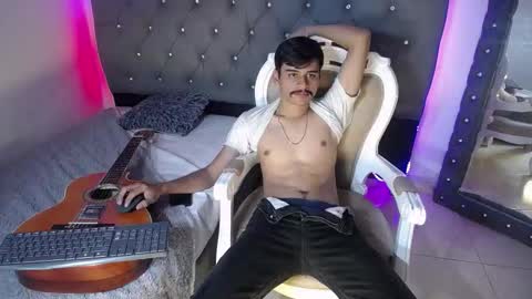 Snapshot of charlie_cock_ chatting on 09/14/25, 04:44 Charlie online show from 09/14/25, 04:44