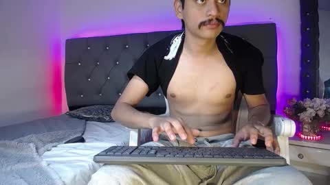 Snapshot of charlie_cock_ chatting on 09/16/25, 04:13 Charlie online show from 09/16/25, 04:13