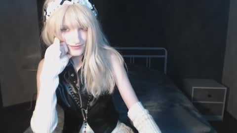 Snapshot of charlie_crystal chatting on 01/17/26, 11:30 Charlie online show from 01/17/26, 11:30