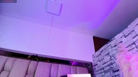 Snapshot of charlie_henker chatting on 05/19/26, 03:46 C H A R L I E online show from 05/19/26, 03:46