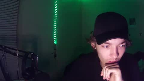 Snapshot of charlied09302 chatting on 10/25/25, 05:37 char sexiness online show from 10/25/25, 05:37