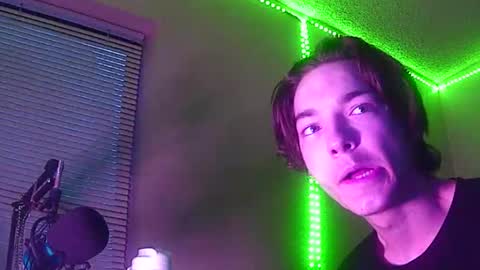 Snapshot of charlied09302 chatting on 11/01/25, 12:40 char sexiness online show from 11/01/25, 12:40