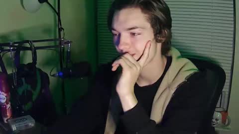 Snapshot of charlied09302 chatting on 11/10/25, 10:25 char sexiness online show from 11/10/25, 10:25