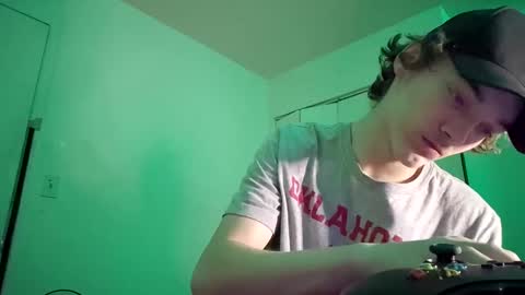 Snapshot of charlied09302 chatting on 11/16/25, 06:30 char sexiness online show from 11/16/25, 06:30