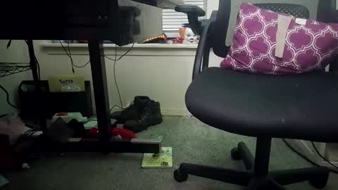 Snapshot of charlied09302 chatting on 12/14/25, 04:29 char sexiness online show from 12/14/25, 04:29