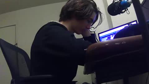 Snapshot of charlied09302 chatting on 12/16/25, 02:16 char sexiness online show from 12/16/25, 02:16