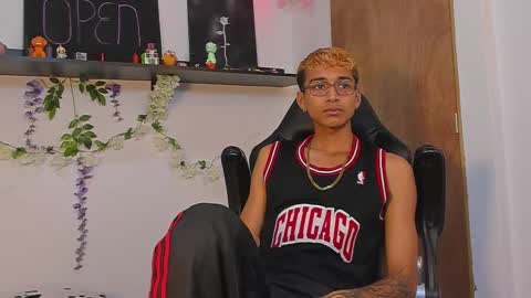 Charles Russo online show from 02/10/25, 02:08