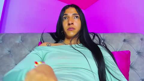 Snapshot of charlot_sanchez chatting on 12/22/24, 11:41 lot online show from 12/22/24, 11:41
