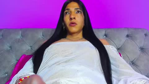 Snapshot of charlot_sanchez chatting on 12/26/24, 04:10 lot online show from 12/26/24, 04:10