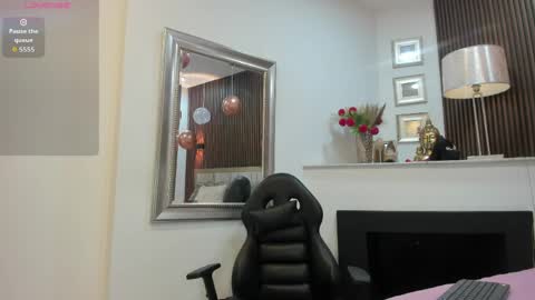 Snapshot of charlotblake chatting on 05/08/26, 04:51 charlotblake online show from 05/08/26, 04:51