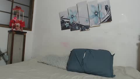 karinaa independent model online show from 10/01/25, 09:10