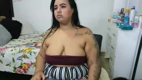 charlotte_027 online show from 11/08/25, 05:07