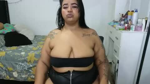 charlotte_027 online show from 11/14/25, 05:50