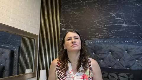 Snapshot of charlotte__g chatting on 05/05/26, 11:18 charlotte online show from 05/05/26, 11:18