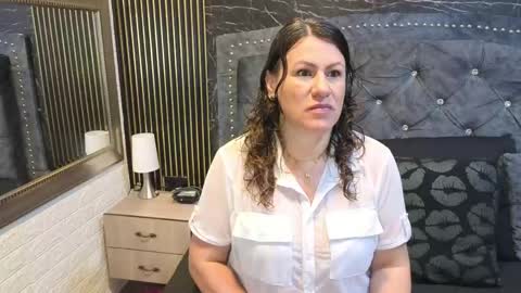 Snapshot of charlotte__g chatting on 05/10/26, 11:37 charlotte online show from 05/10/26, 11:37