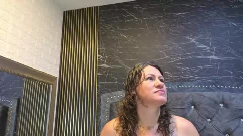 Snapshot of charlotte__g chatting on 05/18/26, 11:49 charlotte online show from 05/18/26, 11:49