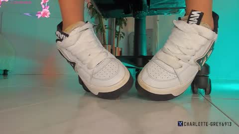 charlotte  grey online show from 12/01/25, 07:41