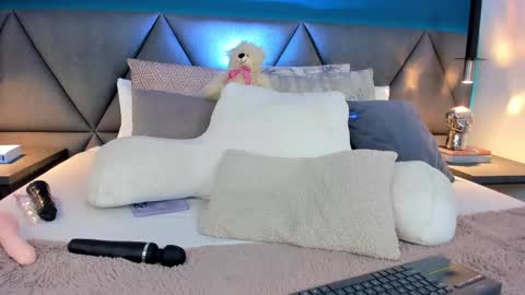 Charlotte online show from 02/12/25, 03:38