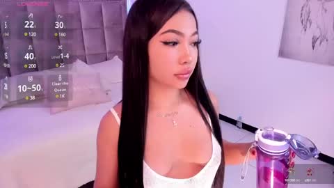 Snapshot of charlotte_es chatting on 01/11/25, 12:29 Charlotte online show from 01/11/25, 12:29