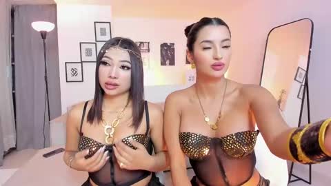 Snapshot of charlotte_es chatting on 11/02/25, 12:02 Charlotte online show from 11/02/25, 12:02