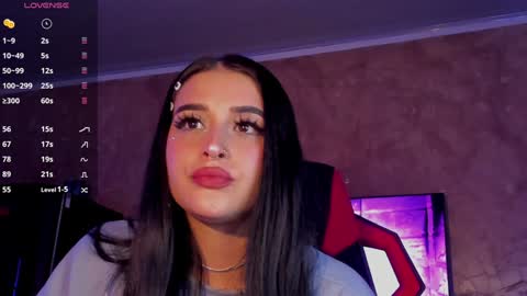 Snapshot of charlotte_greys chatting on 01/08/25, 03:51 Charlotte  online show from 01/08/25, 03:51