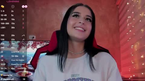 Snapshot of charlotte_greys chatting on 02/18/25, 01:32 Charlotte  online show from 02/18/25, 01:32