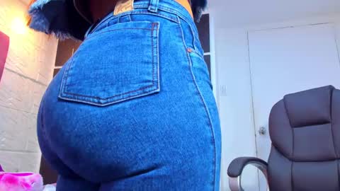 Charlotte Icee online show from 11/14/25, 04:17