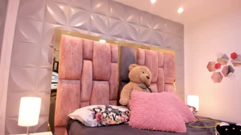 Charlotte Icee online show from 04/18/26, 02:21