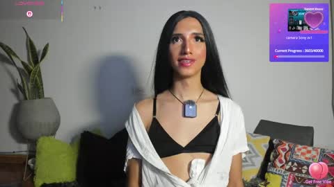 Charlotte Laurent online show from 05/15/26, 12:28