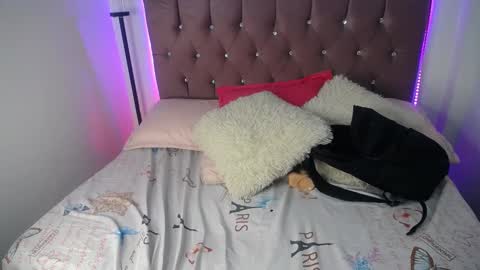 charlotte_walker1 online show from 03/10/25, 05:11