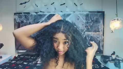 charlotte_walker1 online show from 10/12/25, 03:05