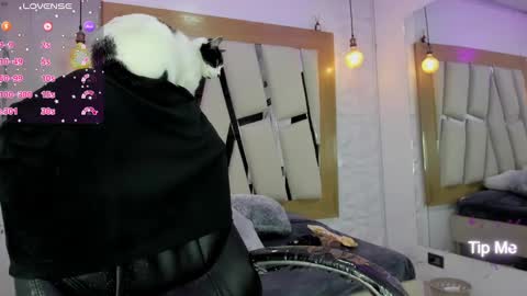 charlotte_walker__ online show from 01/31/25, 05:09