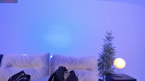 Snapshot of charlotte_whitee1 chatting on 02/04/25, 11:05 Charlotte Everyday From 0700 to 1300 Col Time online show from 02/04/25, 11:05