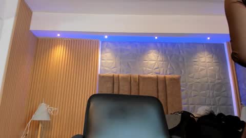 Snapshot of charlotte_whitee1 chatting on 10/08/25, 11:08 Charlotte Everyday From 0700 to 1300 Col Time online show from 10/08/25, 11:08