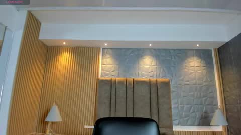 Snapshot of charlotte_whitee1 chatting on 10/30/25, 11:00 Charlotte Everyday From 0700 to 1300 Col Time online show from 10/30/25, 11:00