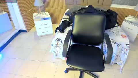 Snapshot of charlotte_whitee1 chatting on 10/31/25, 12:17 Charlotte Everyday From 0700 to 1300 Col Time online show from 10/31/25, 12:17