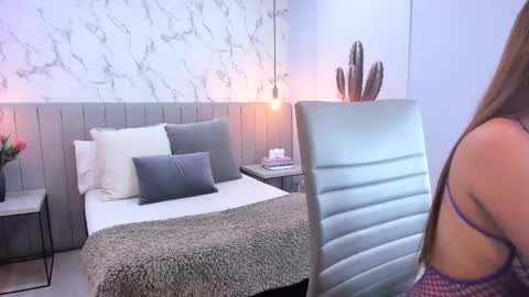 charlottebrownn_ online show from 09/11/25, 12:44