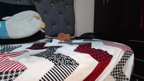 charlottee07 online show from 02/08/25, 10:18