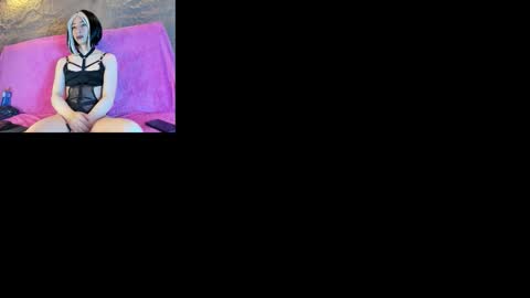 Snapshot of charlottee_slaave chatting on 10/21/25, 02:45 CHARLOTTE online show from 10/21/25, 02:45