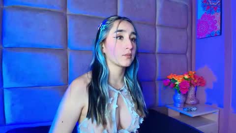 charlottestuart_ online show from 01/18/26, 04:05
